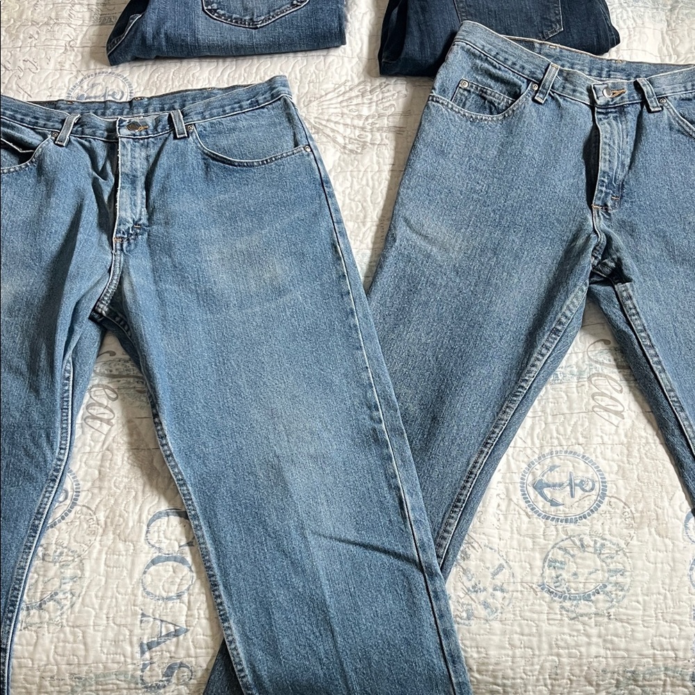 Wrangler Men's Classic Denim Jeans - Picture 6 of 9
